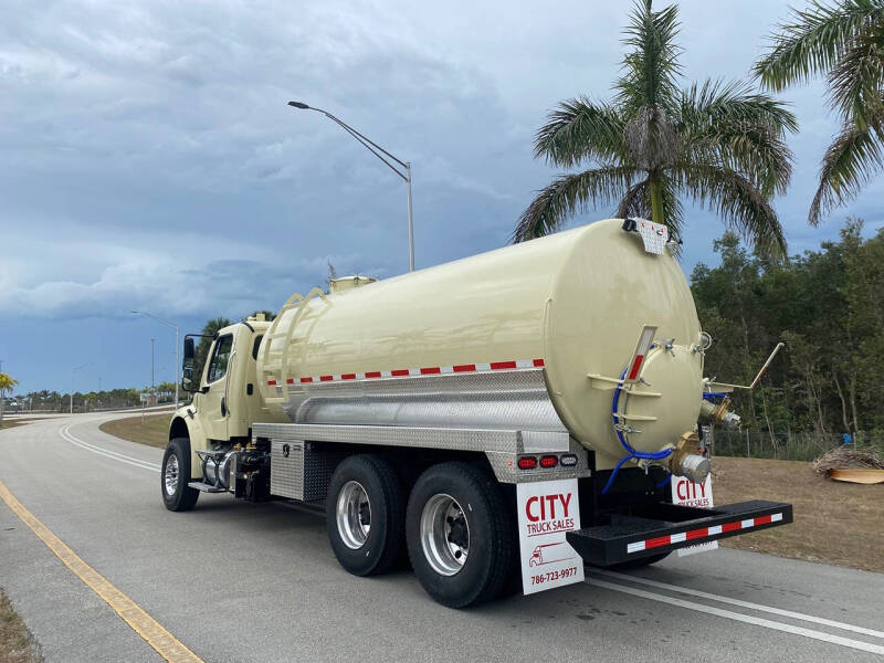 2018 Freightliner M2 106