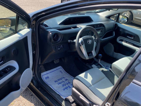 2014 Toyota Prius c Two