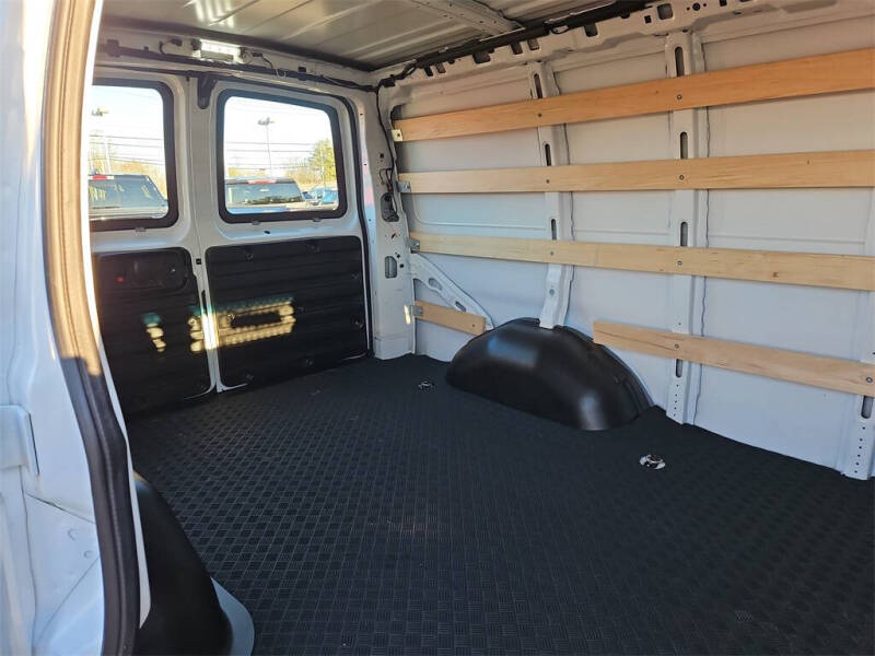 2024 GMC Savana 2500