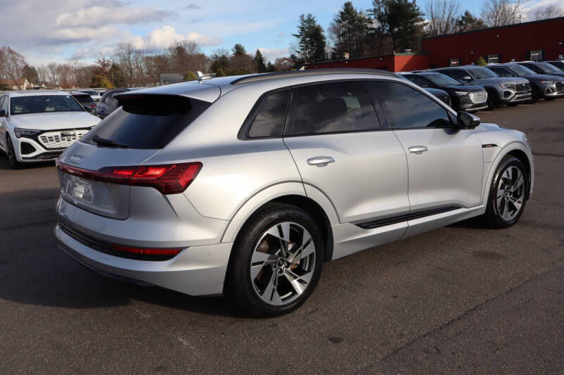 2021 Audi e-tron quattro Premium