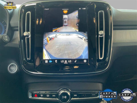 2024 Volvo XC40 B5 Plus Dark Theme