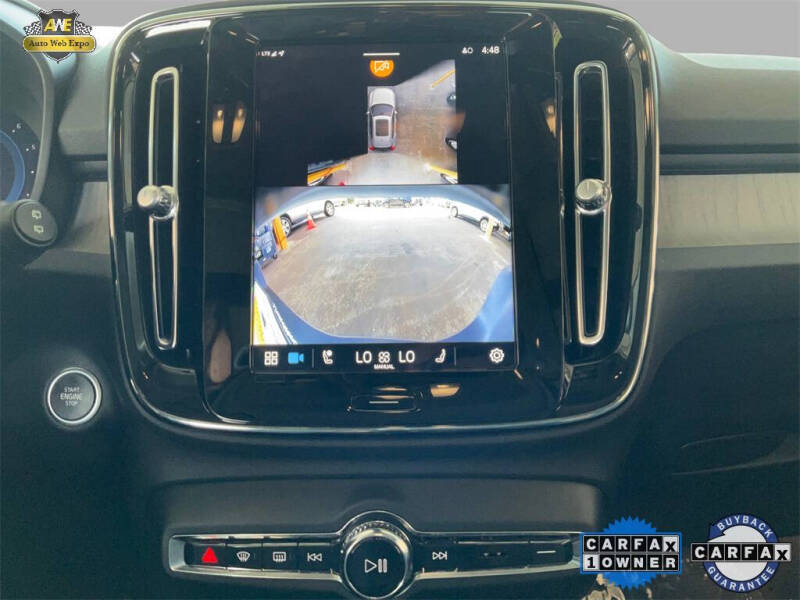 2024 Volvo XC40 B5 Plus Dark Theme