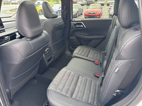 2025 Mitsubishi Outlander SE