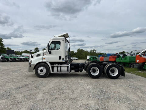 2016 Freightliner Cascadia 113 Semi Truck