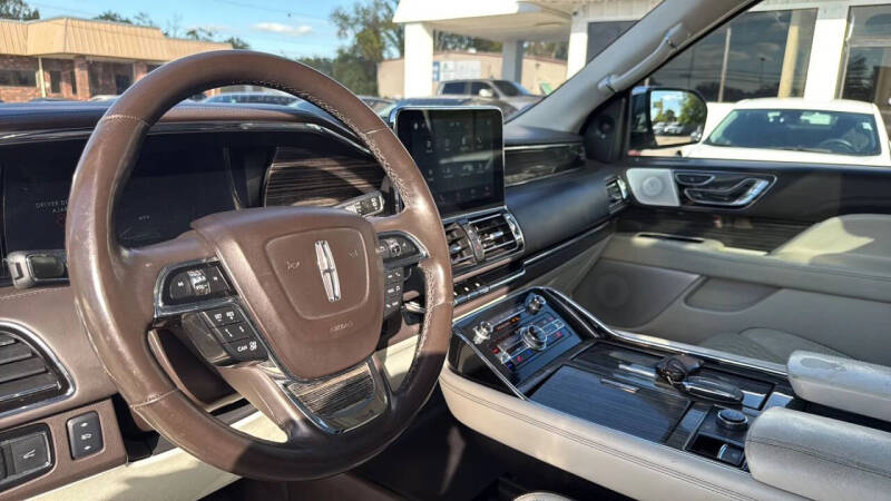 2018 Lincoln Navigator Black Label