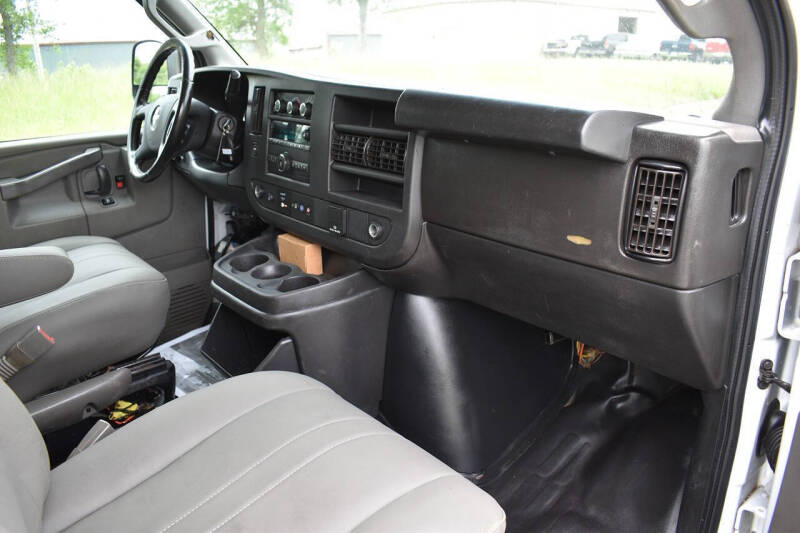 2022 Chevrolet Express LS 3500