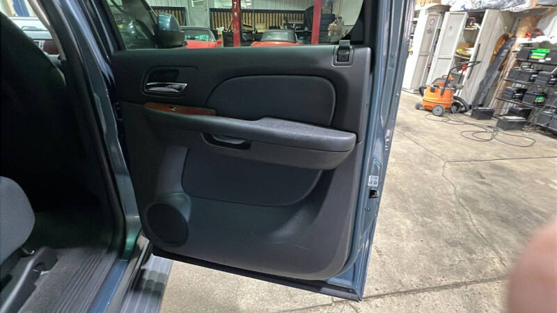 2011 Chevrolet Avalanche LS