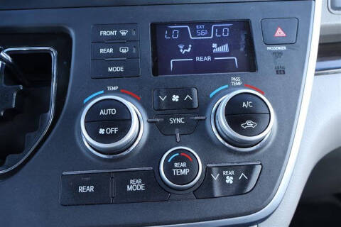 2016 Toyota Sienna XLE Premium 8-Passenger