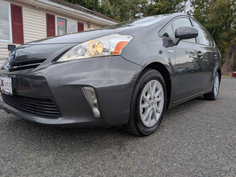 2012 Toyota Prius v Three