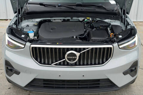2024 Volvo XC40 B5 Plus Bright Theme