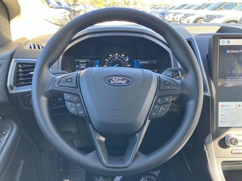 2024 Ford Edge SE