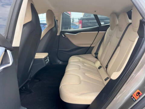 2015 Tesla Model S