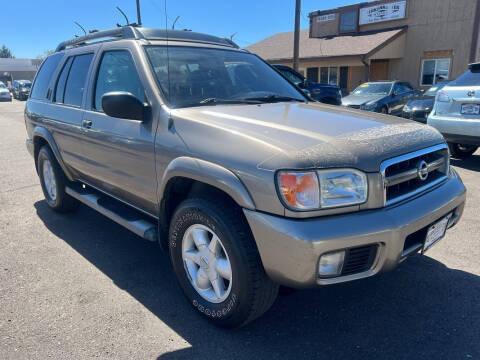 2002 Nissan Pathfinder for sale at BERKENKOTTER MOTORS in Brighton CO