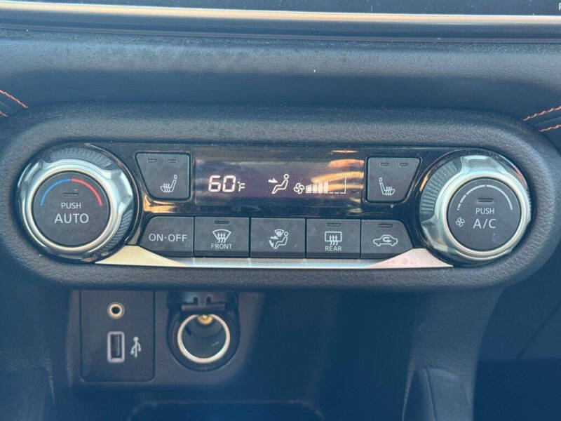 2021 Nissan Versa SR