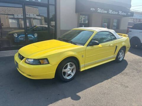 2003 Ford Mustang Deluxe