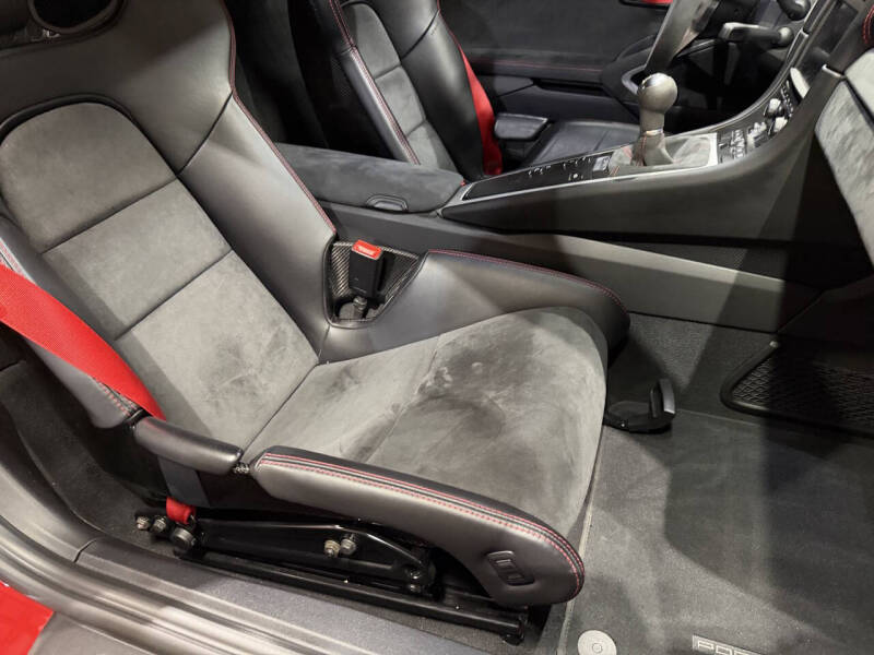 2016 Porsche Cayman GT4