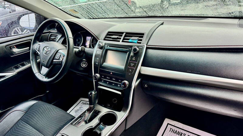 2015 Toyota Camry SE