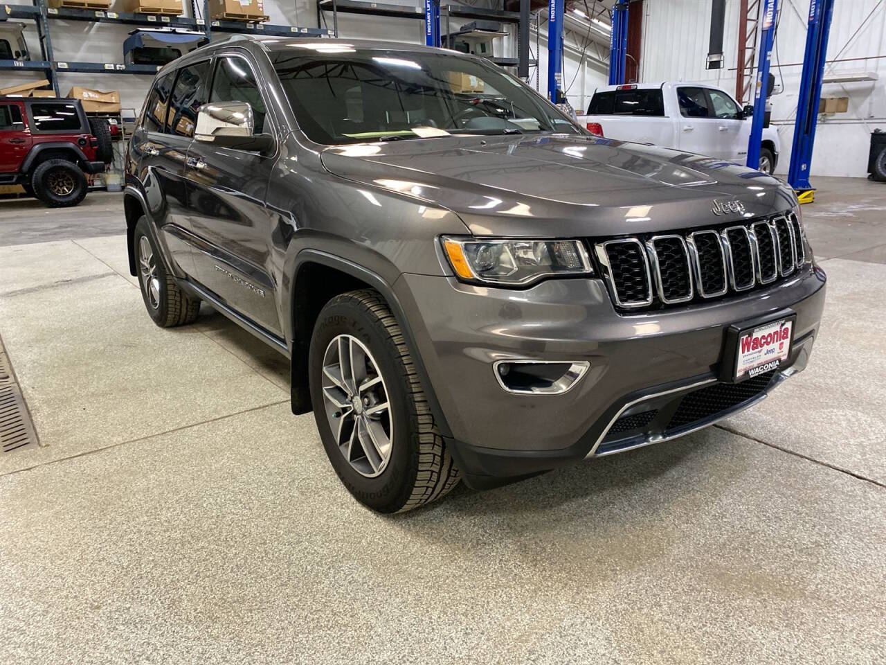 2018 Jeep Grand Cherokee for sale at Victoria Auto Sales in Victoria, MN