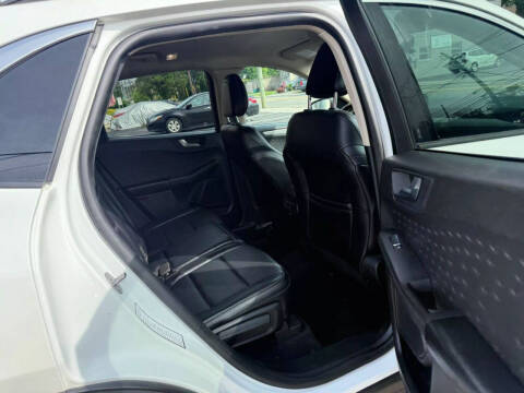 2020 Ford Escape SEL