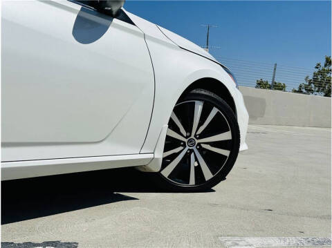 2022 Nissan Altima 2.5 SR