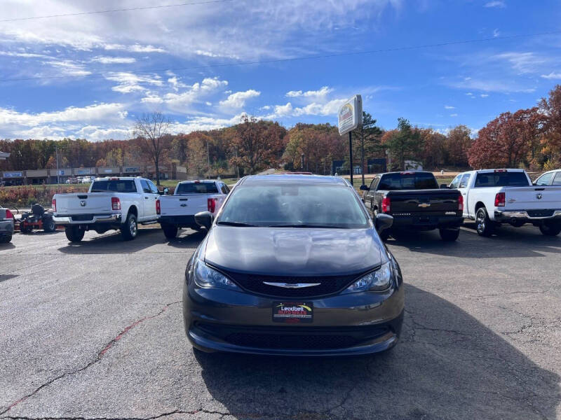2023 Chrysler Voyager LX