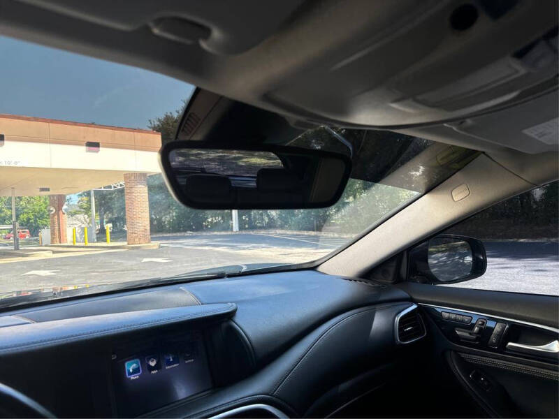 2018 Infiniti QX30 Luxury