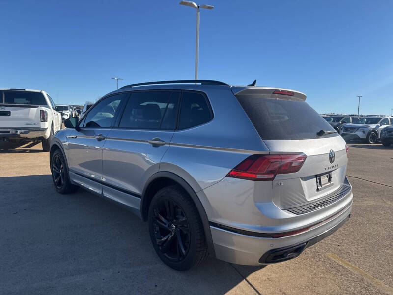 2024 Volkswagen Tiguan SE R-Line Black