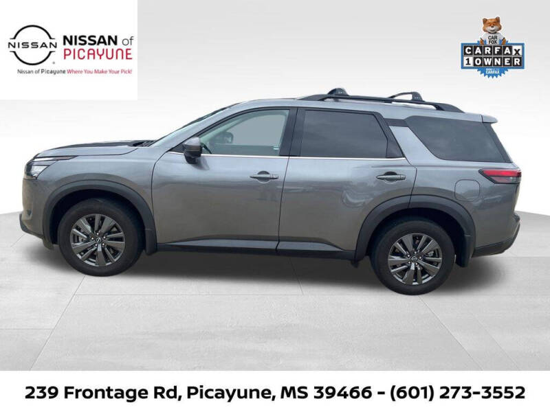 2024 Nissan Pathfinder SV