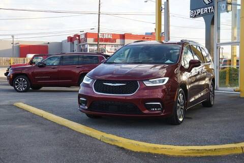 2021 Chrysler Pacifica Hybrid for sale at CarSmart in Temple Hills MD