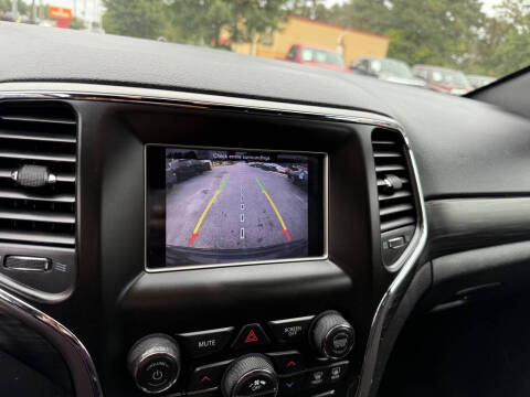 2020 Jeep Grand Cherokee Laredo