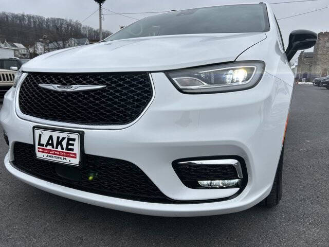 2024 Chrysler Pacifica Touring L