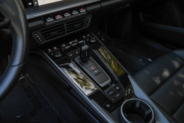 2025 Porsche 911 Carrera