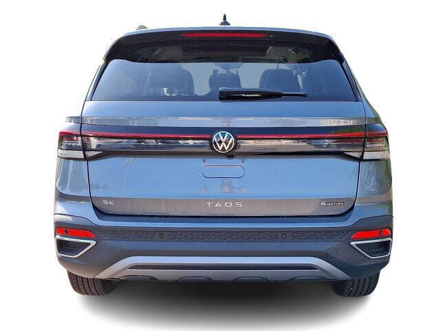 2025 Volkswagen Taos SE 4Motion