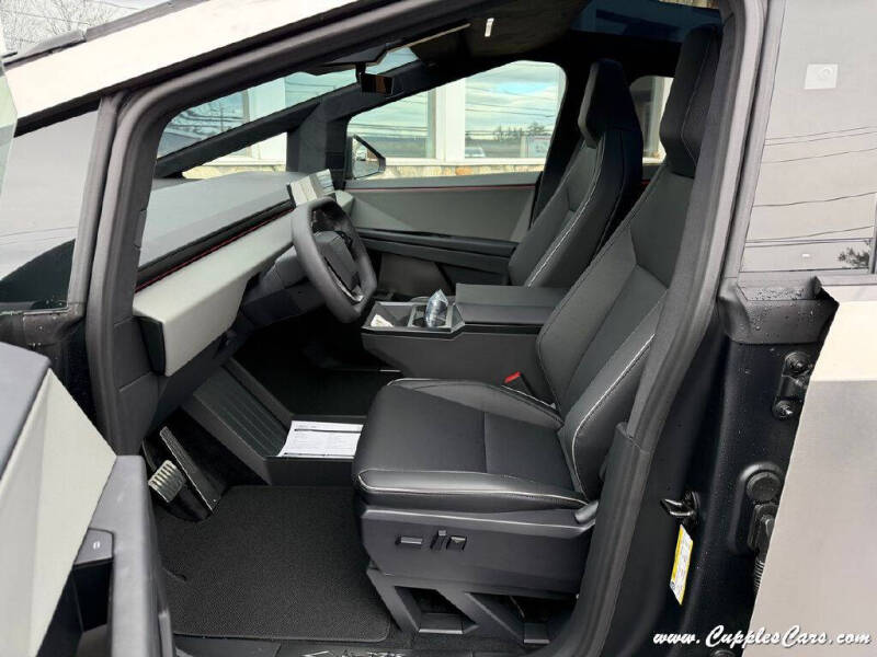 2025 Tesla Cybertruck