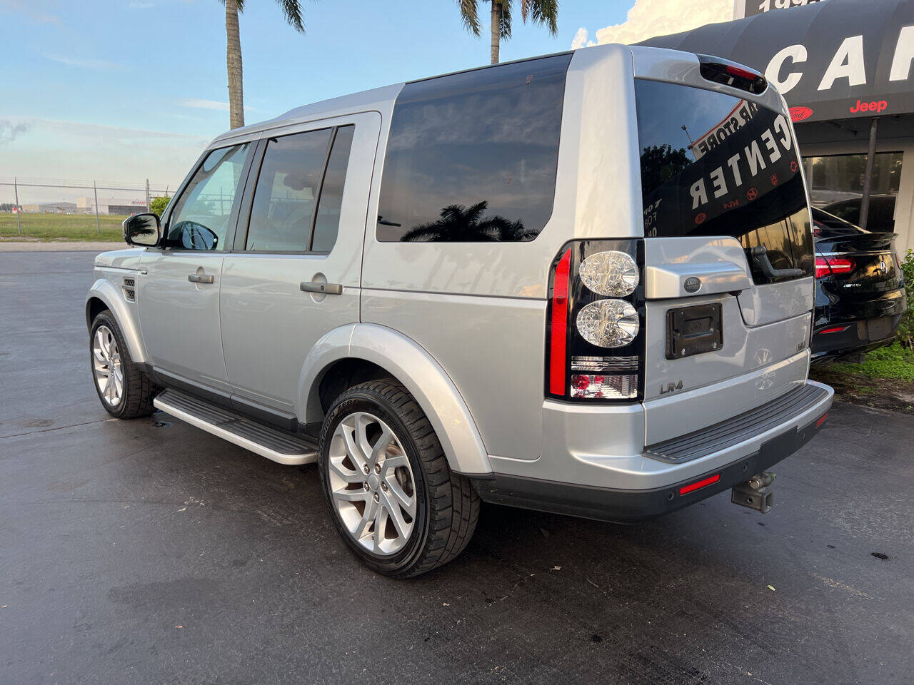 2016 Land Rover LR4  - $20,900