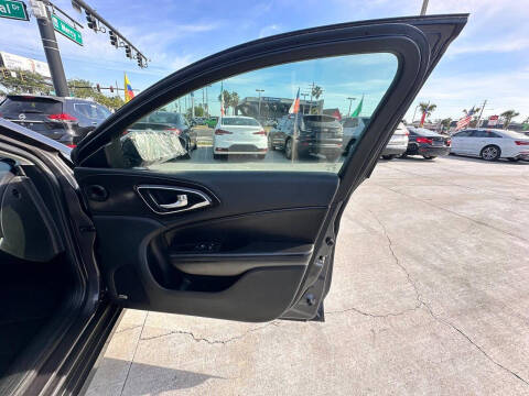 2015 Chrysler 200 C