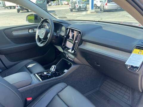 2026 Volvo XC40 B5 Plus