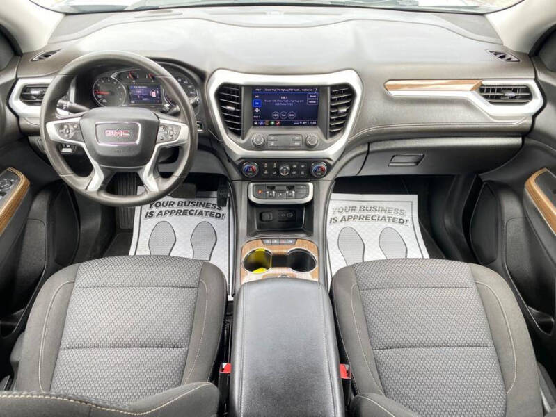2023 GMC Acadia SLE