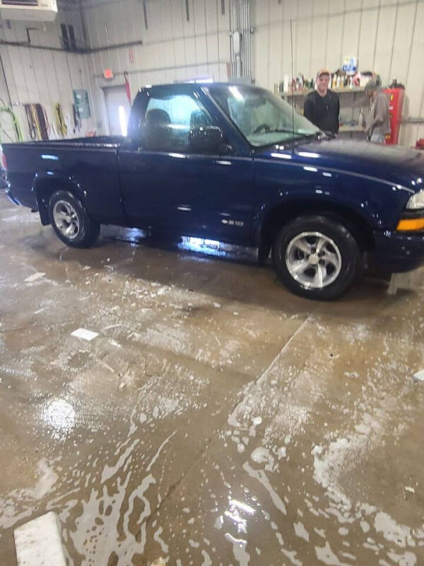 1998 Chevrolet S-10 for sale at WESTSIDE GARAGE LLC in Keokuk IA