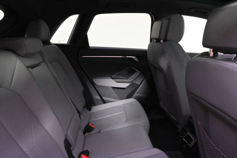 2022 Audi Q3 quattro S line Prem Plus 45 TFSI