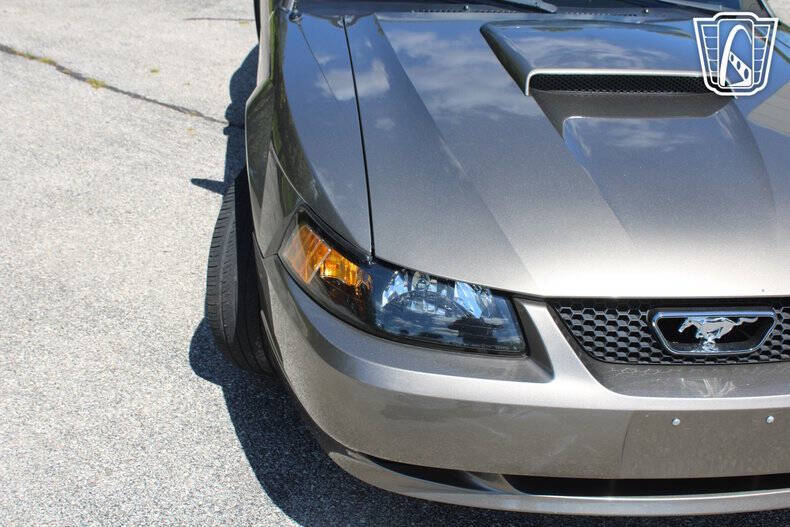 2002 Ford Mustang GT Deluxe