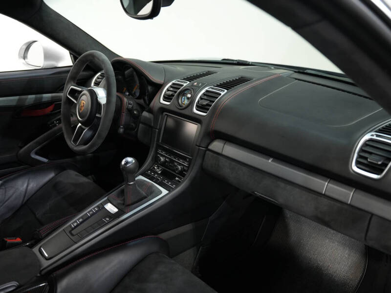 2016 Porsche Cayman GT4