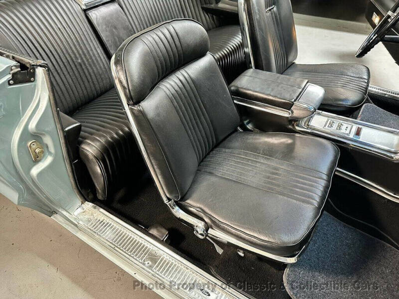 1964 Ford Thunderbird