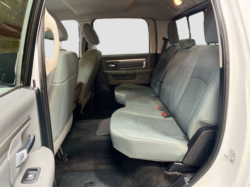2017 RAM 1500 SLT