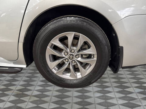 2021 Toyota Sienna LE 8-Passenger