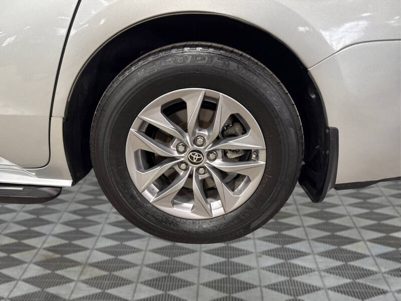 2021 Toyota Sienna LE 8-Passenger