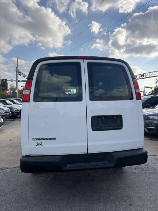 2018 Chevrolet Express 2500