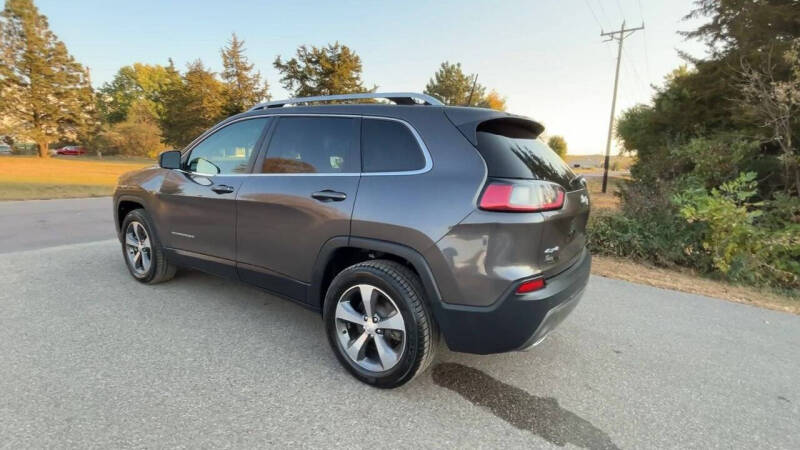 2019 Jeep Cherokee Limited photo 3