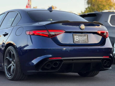 2017 Alfa Romeo Giulia Quadrifoglio
