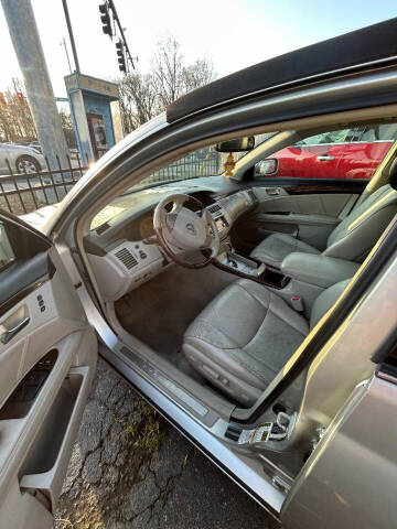 2008 Toyota Avalon for sale at LAKE CITY AUTO SALES in Forest Park GA